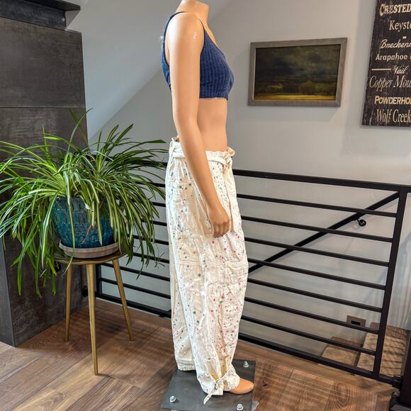 Free People Belted Painter Pants Ecru Utility Paint Splatter Slouchy Cargo SZ 6 - Picture 11 of 14